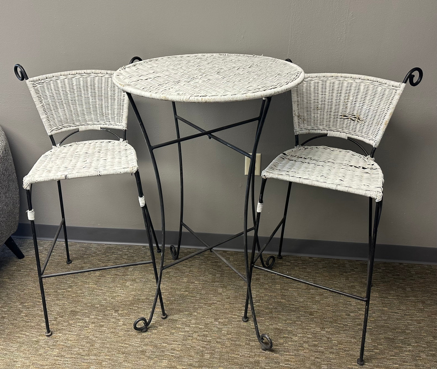 White Wicker Table & Chairs